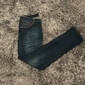 Nudie jeans - Säljer dessa feta Nudie jeansen | skick 10/10, inga defekter | storlek 31/32 | model dude dan | hör av er vid minsta lilla fråga!