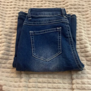 Bootcut  - Mörk blåa Bootcut, är i bra skick och har nästan aldrig används 💕