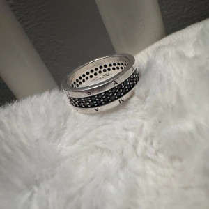 Thomas Sabo ring - - Silver/Black -Thomas Sabo  Been used a couple of times but still in good condition 