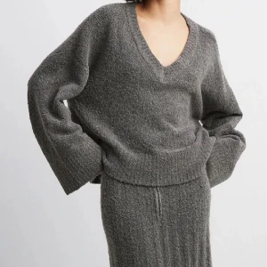 stickad tröja - super snygg mysig tröja 🧸💕💕 pm om intresserad