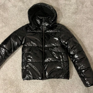 Nelly jacka -  Superfin jacka som inte kommit till användning  som ny