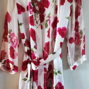 Silkes morgonrock  - Ny silkes morgonrock, skönt och vackert. 