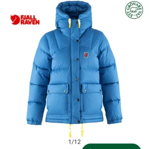 Fjällräven jacka  - Storlek S, varm och skön vinterjacka i bra skick använd en vinter! Köpt i butik nypris 7000kr 