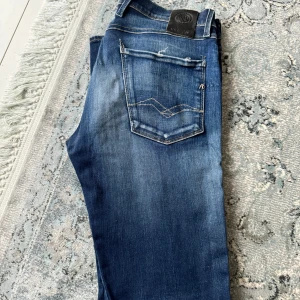 Replay Anbass - Replay Anbass jeans 👖  Mycket bra skick💫 Hör av er vid övriga frågor!