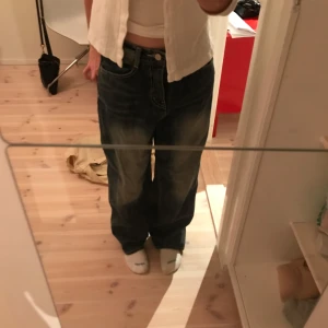 Lewkin byxor - Lewkin byxor köpta för ca 400kr och ganska använda därför priset! Säljer eftersom dem inte används💗