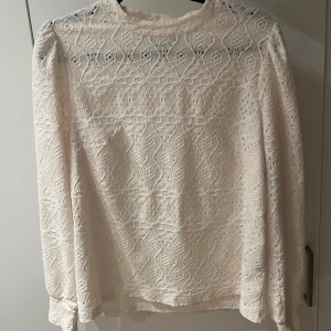 Vit tröja - Normal i storleken