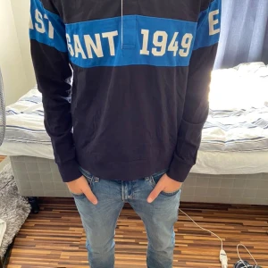 Gant hoodie - Fräsch och skön gant Hoodie, den är stilren och passar S, nypris 1300