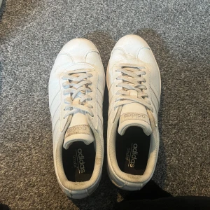 Adidas sneakers  - Adidas sneakers. Som nya.