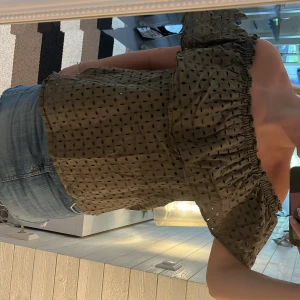 Blus - as cool off shoulder blus som går att ha på olika sätt💕💕💕👌🏻👌🏻