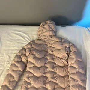 Vinter jacka  - Storlek 36, färg beige