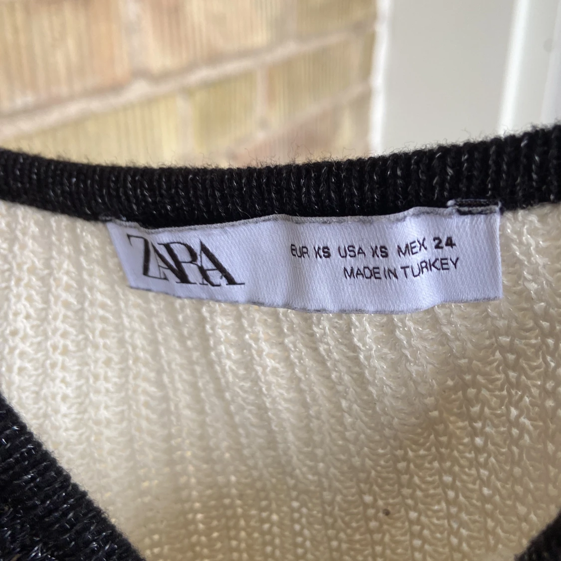 Svart och vit stickad topp från Zara - 92
