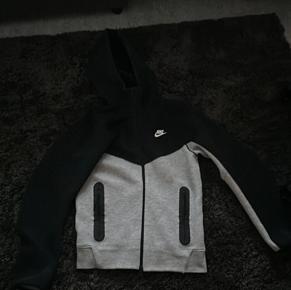 Nike tech grå svart