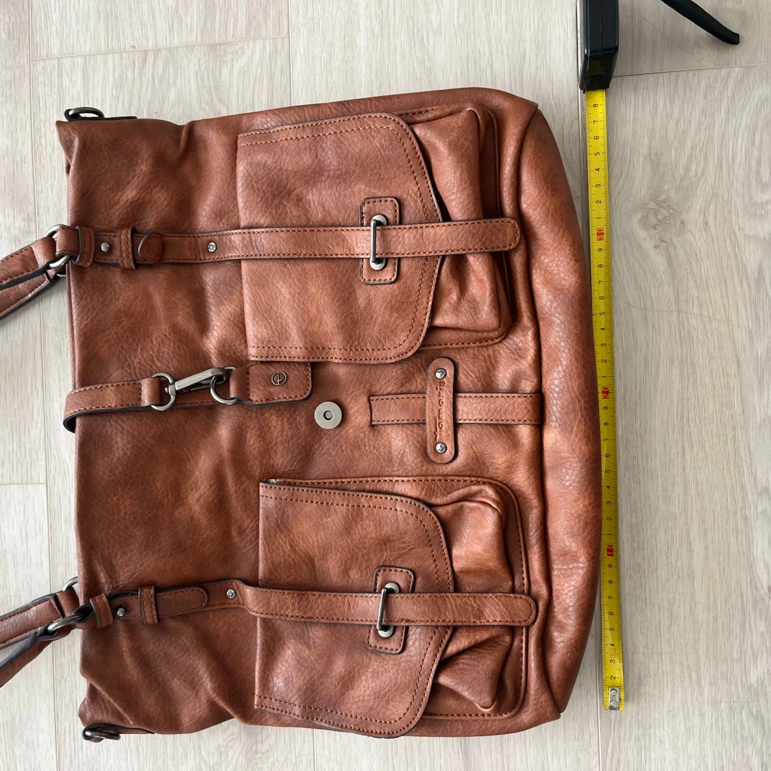 Oanvänd väska från Tamaris.  - 90