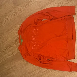 Hugo boss sweatshirt - Bra skick. Inga skador