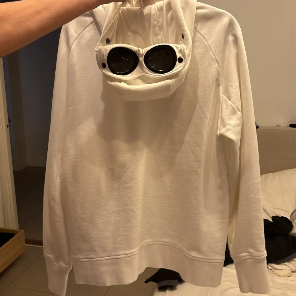 Använd endast ett par gånger!. Hoodies.