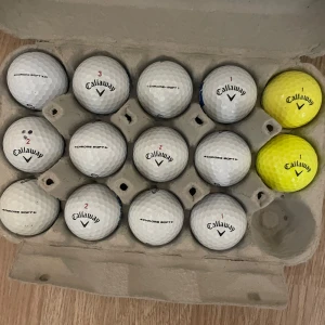 Golfbollar  - Golfbollar till salu. Vi säljer dussin av Callaway chrome soft, Callaway supersoft, Titlest prov v1 och lite olika rare bollar typ som fotbollar och taylormade tp5 och tp5x. Kom för pris!