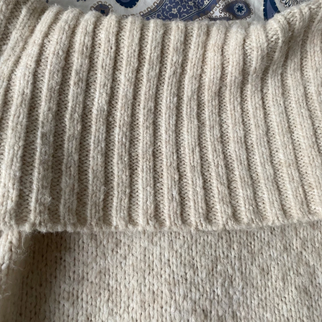 Stickad off shoulder tröja  - 91