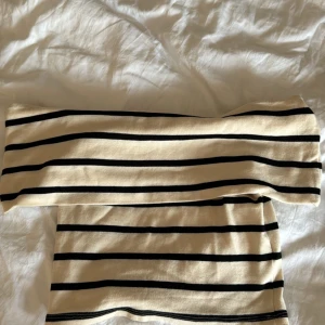 Topp - Jätte fin randig topp från Gina tricot som även passar en S