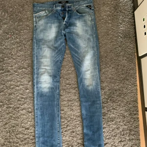 Replay jeans - Säljer dessa reaplay jeans då de inte kommer till användning