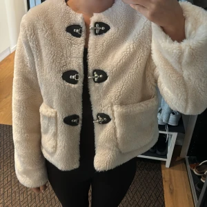 Zara jacka  - Skit snygg slutsåld zara jacka, inga defekter 