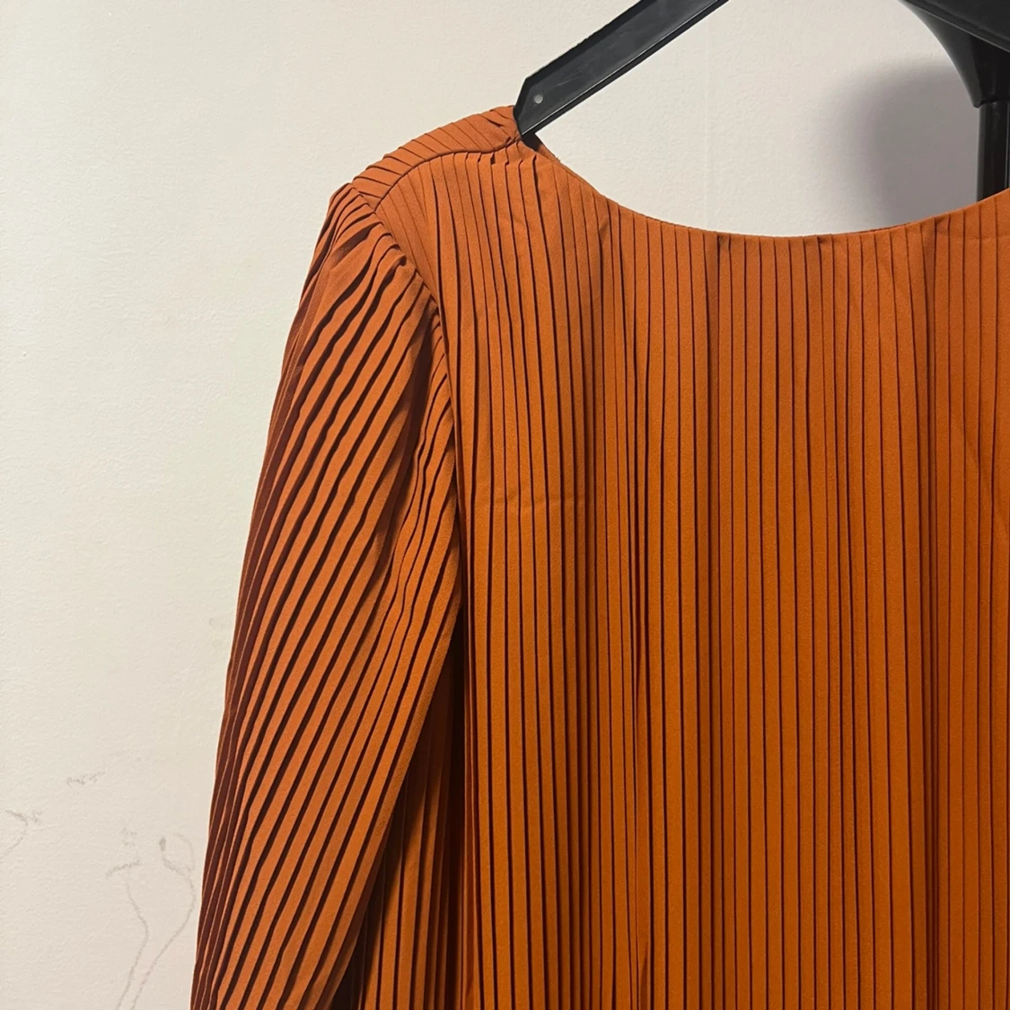 Flowy pleated maxi dress  - 90