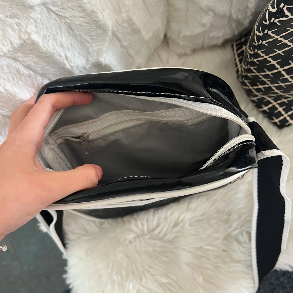 Svart axelväska från Hollister - 90