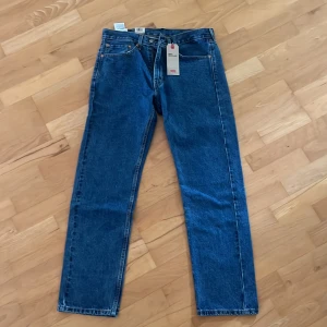 Levis 505  - Ett par helt nya Levis 505 jeans 10/10 skick helt nya