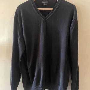 Stickad tröja GANT - Stickad tunn tröja från GANT i nyskick 