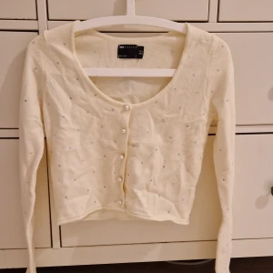 Vit stickad tröja - Aldrig använd, fint skick