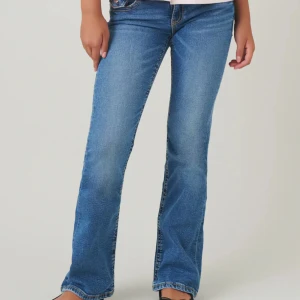 Gina Young jeans  - Helt nya low waist jeans (aldrig använda, bara testade) i storlek 170 från Gina Young. Säljer då jag inte gillar hur de sitter på mig 💘