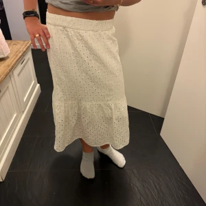 En jättefin Maxi kjol❤️❤️ - Superfin Maxikjol med fina broderier från Lindex❤️❤️❤️❤️