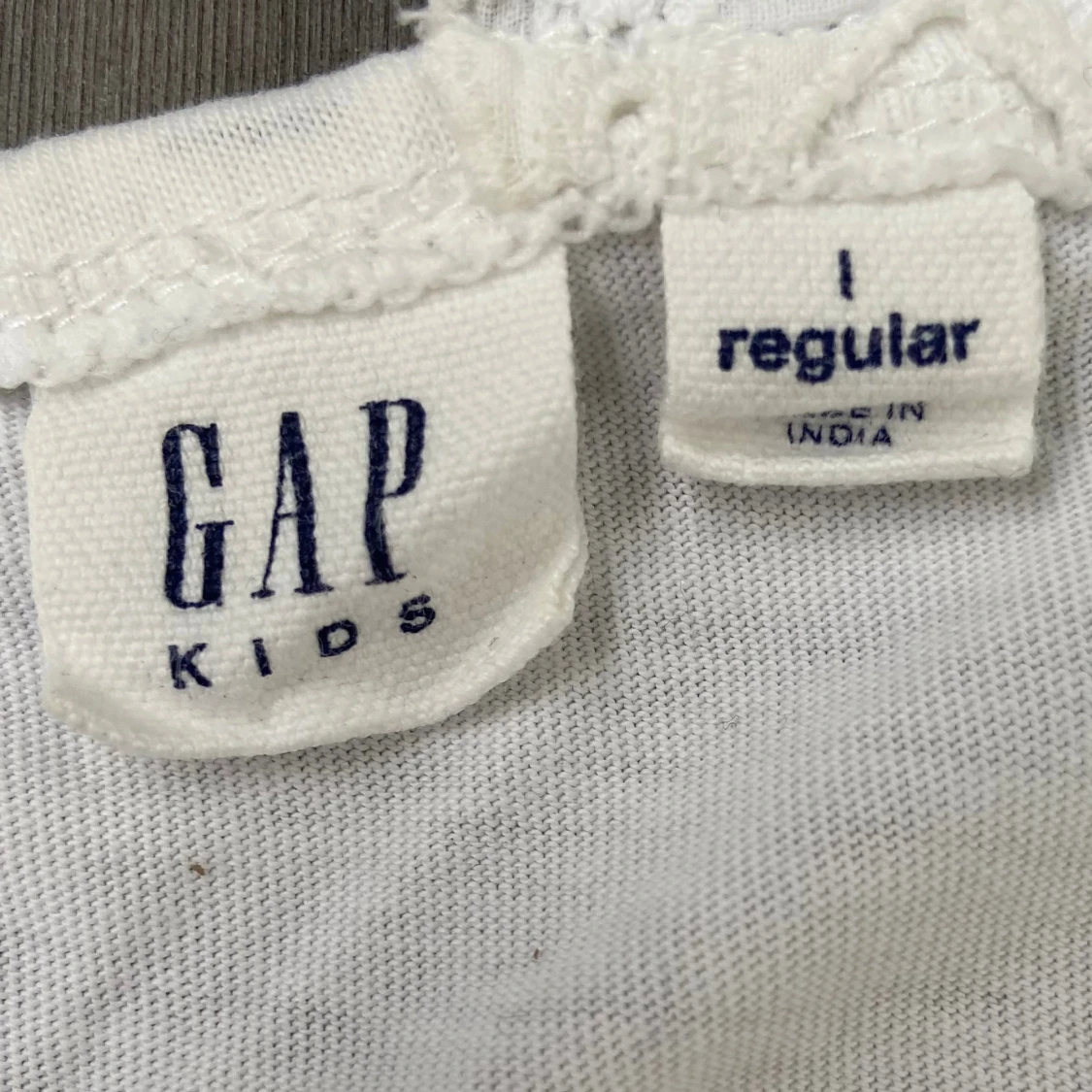 vit GAP linne med spets - 91