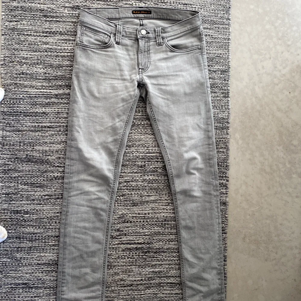 Ett par sjukt snygga Nudie jeans kvaliten är 8/10 . Jeans & Byxor.