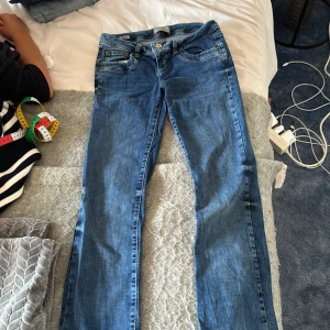 Lågmidjade jeans  - Så fina och vackra jeans från LTB som jag tyvärr inte använder längre❤️ jätte bra kvalitet