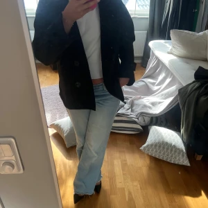 Jacka  - Jacka från design by si, nypris 800 kr. Knappt använd 