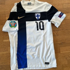 Pukki #10 - Bra skick, helt äkta från förra em 