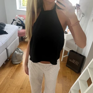 Zaratopp - Topp med öppen rygg från zara🩷