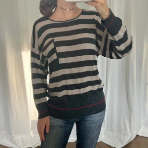 Randig tröja - Oversized randig finstickad tröja från Hagenfeldt 💕