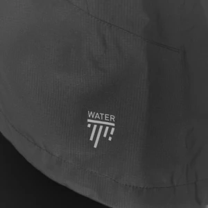 Köpte den för 1400 men säljer den för 1000 pris kan diskuteras använts engång - Svart jacka funkar för både tejer och kollar funkar även att ha i vintern materiellt inne är gortex vatten tätt och väldigt flexibel Jack och rörlig 