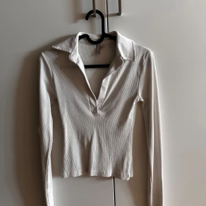 Tröja - Tröja ifrån nelly💕 Stl: xs🫶🏽 