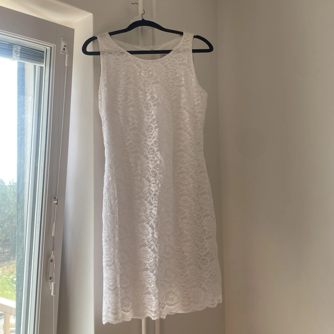 Vit spetsklänning från Jacqueline de Young