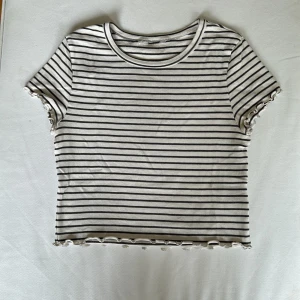 Randig t-shirt - Randig t-shirt i storlek xxs från hm
