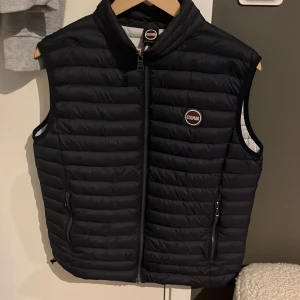 Colmar väst - Säljer min colmar väst i väldigt bra skick Pris går att diskutera