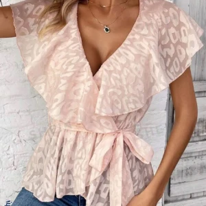 Trendig topp💓 - Jätte fin och trendig topp från shein! Den är aldrig använd! 