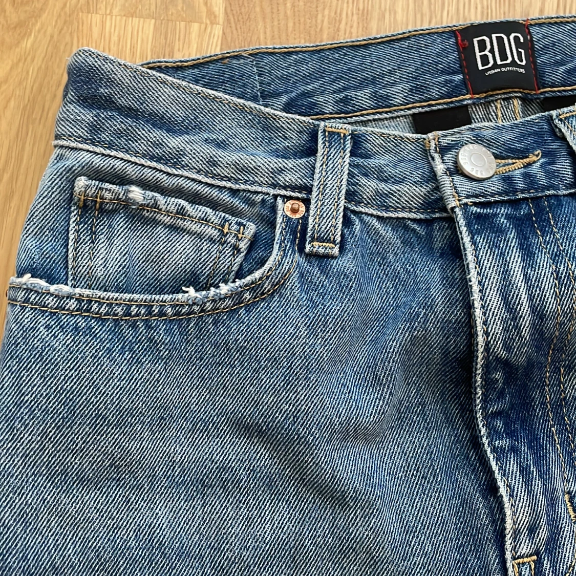 Blå bootcut jeans från BDG - 93