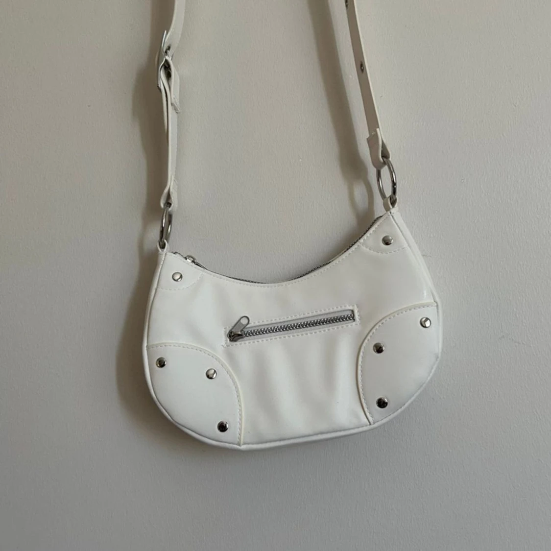 Vit axelväska från H&M Divided