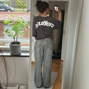 Baggybyxor  - Säljer dessa för dom kommer inte till användning 🌸