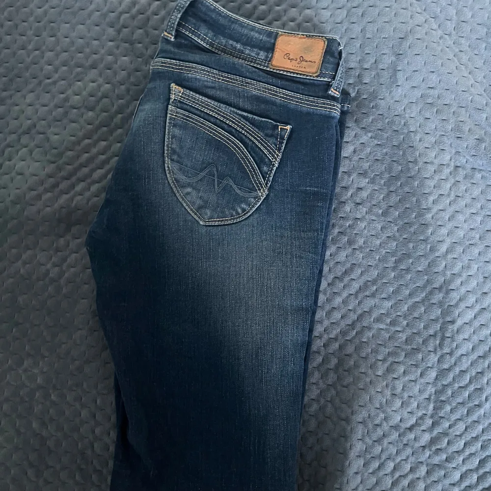 Jeans från pepe jeans säljer då de inte kommer till användning, väldigt bra skick ! . Jeans & Byxor.