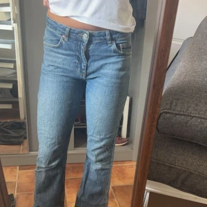 Gina tricot jeans  - Gina tricot jeans. Storlek S  Jätte fina och sköna. Är 167cm. 