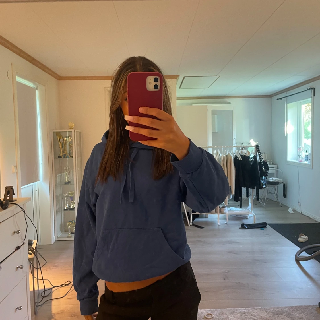 Mörkblå hoodie  - 91